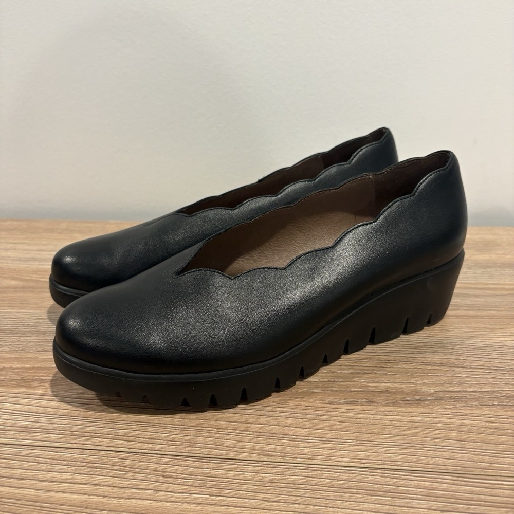 Wonders Fly Scalloped Wedge Black Wedge Shoes Size 40 US 9 Women's